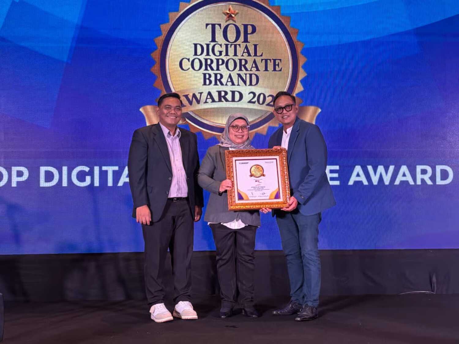 KAI Logistik Raih Penghargaan 8th Top Digital Corporate Brand Award 2026